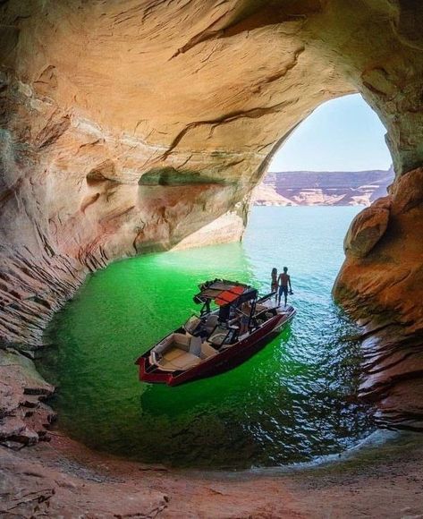 CZmazing US Lake Powell Arizona, Glen Canyon Dam, Glen Canyon, Weekend Humor, Lake Powell, Arizona Travel, Destination Voyage, Travel Insurance, Wonderful Places