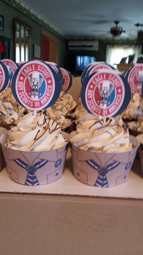 Eagle Scout cupcakes Eagle Scout Cupcake Ideas, Eagle Scout Cupcakes, Eagle Scout Court Of Honor Ideas Food, Eagle Scout Court Of Honor Ideas, Scout Cupcakes, Eagle Scout Cake, Eagle Ceremony, Boy Scouts Eagle, Eagle Scout Ceremony