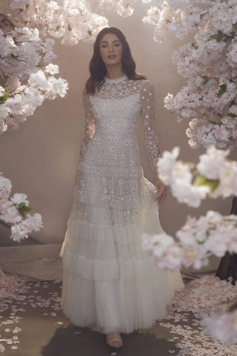 Baju Kahwin, Mira Duma, Embellished Wedding Dress, Long Sleeve Bridal Gown, Bridal Skirts, Pakistani Fancy Dresses, Indian Gowns Dresses, Pakistani Dress, Indian Gowns