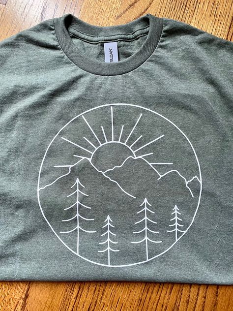 Available on a gildan soft style tshirt.  This is a soft and lightweight comfortable shirt perfect for any mountain lover out there Mountain Tshirt Design, T Shirt Print Design, Boho Mountain, T-shirt Print Design, Panda Shirt, Style Tshirt, Mountain Lover, Mountain Shirt, Awesome Tattoos