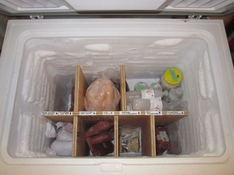 Organize a Chest Freezer once and for all! You know what happens when something lands at the bottom of a chest freezer?  It never gets seen again!  This has happened to me so many times!  Meat with freezer burn, unidentifiable soups without labels, and frozen veggies that are half open and filled with ice. Organizing … Deep Pantry Organization Ideas, Chest Freezer Storage, Deep Freezer Organization, Freezer Storage Organization, Deep Pantry Organization, Chest Freezer Organization, Plastic Milk Crates, Deep Pantry, Organize Life