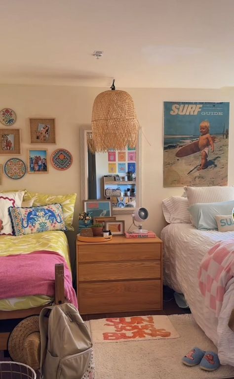 college dorm room ideas  pink college dorm room ideas  loft college dorm room ideas  blue college dorm room ideas  boys college dorm room ideas  black women Dorm Room Beachy, Beach Dorm Room Ideas, Pink College Dorm, Dorm Room Aesthetic, College Dorm Room Ideas, Surf Room Decor, Dorm Room Layouts, Cozy Dorm, College Dorm Room Inspiration