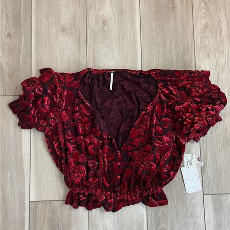 Velvet Free People Blouse With Buttons And Optional Ties Wine Red Clothes, Red Velvet Top Outfit, Disco Style 70s Women, Draped Top Outfit, Red Clothes Aesthetic, 70s Tops Women, Goth Outfits Ideas, Whimsical Goth Fashion, Aesthetic Polos