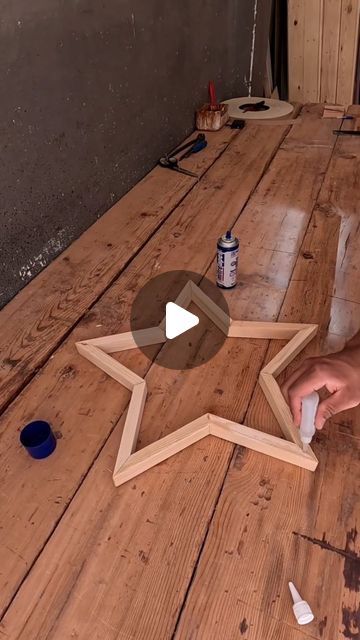 YASSINE BOUYA on Instagram‎: "ترية للإضاءة  #mdf #woodworking #trendingshorts #carpentry #furniture #woodtools #woodwork #carpentertools #home #diy"‎ Christmas Wood Diy Projects, Diy Christmas Pyramid, Diy Stars, Repurposed Wood Projects, Wooden Christmas Decor, Kids Woodworking Projects, Diy Platform Bed, Woodworking Projects For Kids, Woodworking For Kids