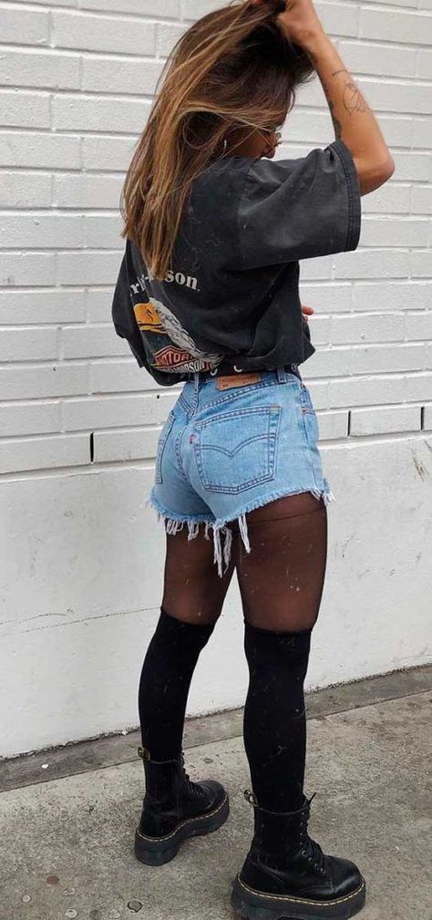 Biker Bartender Outfit, Simple Cute Date Outfits, Edm Concert Outfit Plus Size, Mesh Pants Outfit Festival, Simple Edgy Outfits Summer, Outfit For Rock Concert Night, Summer Metal Concert Outfit, Tshirt Outfit Ideas Women, Heavy Metal Concert Outfits For Women