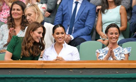 Meghan Markle cheers on Serena Williams at Wimbledon with Middletons - Foto 4 Principe William Y Kate, Duchesse Kate, Prince William Et Kate, Prince Harry Et Meghan, Duchesse Catherine, Kate And Pippa, Prins Harry, Principe William, Kate And Meghan