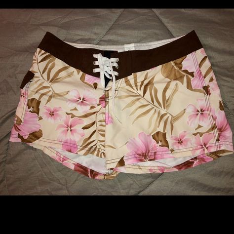 Really Cute Surfer Girl Board Shorts.Pink And White Flower Print With Brown Trim. One Side Hip Pocket With Velcro Closure. Waist Line Draw String Closure. % Polyester Quick Dry Material. Made In Hawaii New But No Tags I Only Have Size 7 Left. Hawaiian Beach Season Swimming Shorts, Hawaiian Floral Print Summer Shorts, Harajuku Shorts, Hawaiian Bottoms With Built-in Shorts For Beach Season, Unhinged Fashion, Hawaiian-style Vacation Shorts, Hawaiian Bottoms With Built-in Shorts For Summer, Hawaii Swimwear, Obx Clothes