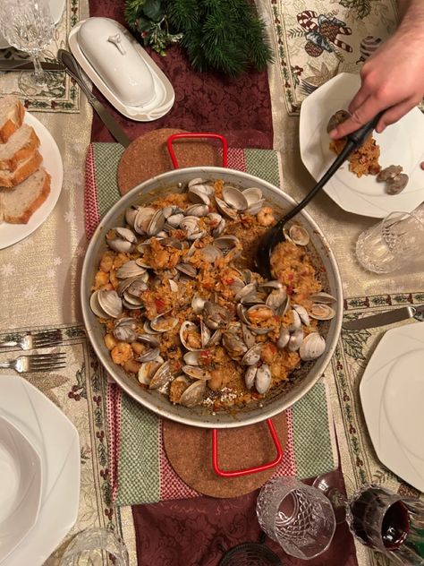 aesthetic paella christmas feast spanish christmas hometown small town Spanish Party Aesthetic, Spanish Party, Christmas Feast, Spanish Christmas, Party Aesthetic, Party Girl, Christmas Aesthetic, Christmas Dinner, Party Girls