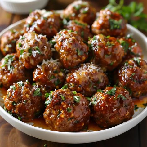 Grandmas Meatballs Will Make You Forget Others Christmas Meatballs, Meatball Sauce, Appetizer Meatballs, Grandma's Kitchen, Meatball Recipe, Pork Dinner, Grandmas Kitchen, Meatballs Recipe, Grass Fed Beef