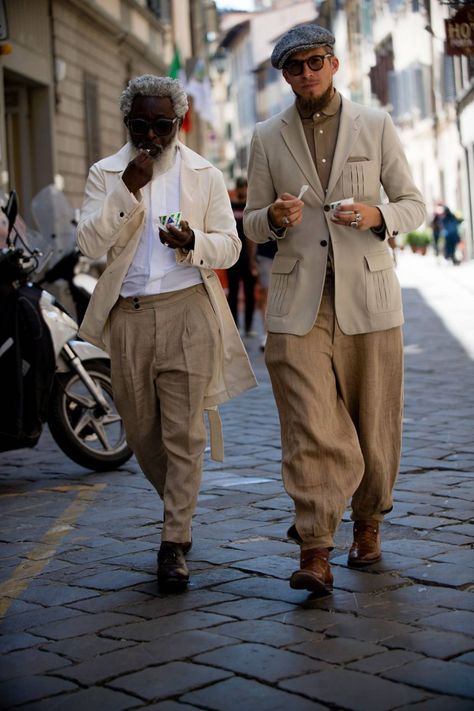 Best street style: Pitti Uomo SS19 | British GQ Most Stylish Men, Minimalist Fashion Men, Best Dressed Man, Mens Fashion Rugged, Hipster Mens Fashion, Rugged Style, Mens Style Guide, Best Street Style, Men Style Tips