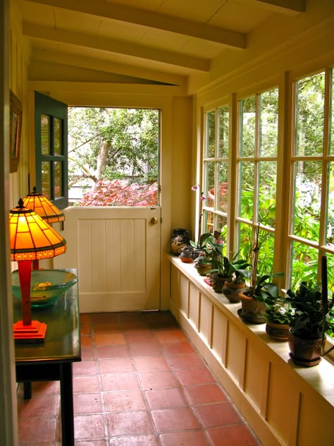 Emilialua                                                                                                                                                     More Enclosed Front Porch Ideas, Enclosed Front Porches, Balkon Decor, Enclosed Porches, Enclosed Patio, Front Patio, House With Porch, Porch Design, House Entrance