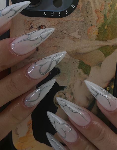 Pearl Nail Inspo Acrylic, Most Wanted Tour Nails, Nail Ideas Stilletos, Silver Abstract Nails, Almond Nails Designs Simple, Stilleto Nails 2024, 2000 Inspired Nails, Nude Stiletto Nail Designs, Stilleto Nail Idea