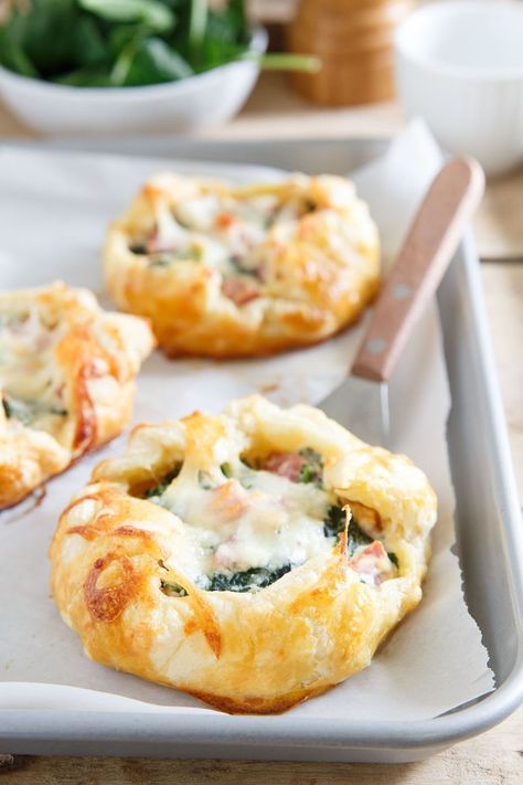 Breakfast Pies, Beautiful Brunch, Pastry Ideas, Spinach Breakfast, Menu Sarapan Sehat, Breakfast Pie, Mini Breakfast, Best Brunch Recipes, Easter Brunch Food