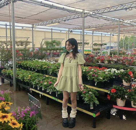 Gloomy Garden, Cottagecore Outfit, Gardening Outfit, Aesthetic Grunge, Girly Fashion, Girly Outfits, Dream Clothes, Outfits Casuales, I Love It