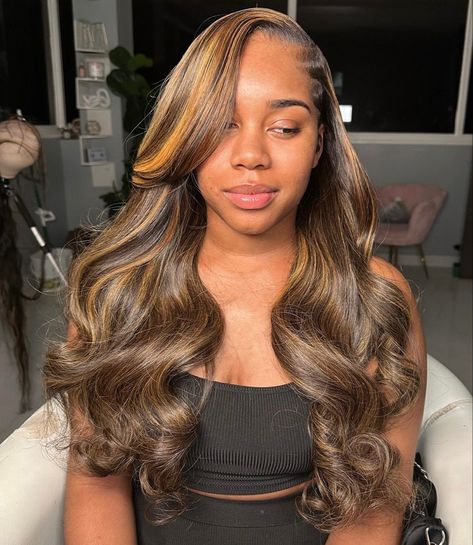 Brown Hair With Highlights Curled, Highlighted Side Part Wig, Weave Hairstyles With Highlights, Brown Hair With Highlights Sew In, Light Brown Sew In Weave, Side Part Weave With Highlights, Quick Weave With Brown Highlights, Highlights Brown Hair Quick Weave, Sew In Weave With Closure Color Highlights