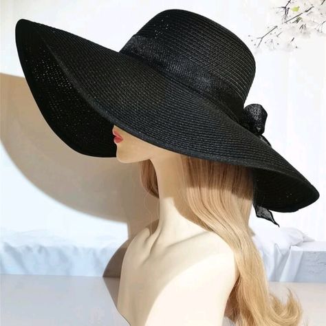 Black Oversize Huge Summer Sun Straw Hat 50s Hats Women, Oversized Hats, Wide Brim Hat Women, Muddy Girl Camo, Halloween Parejas, Muddy Girl, Floppy Straw Hat, Oversized Hat, Resident Evil Collection