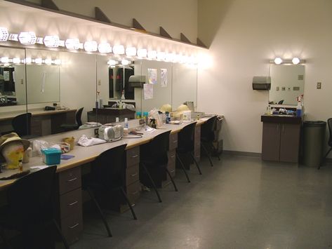 Photography Studio Dressing Room Dressing Room Studio, Studio Dressing Room, Backstage Room Design, Theater Dressing Room Aesthetic, Back Stage Dressing Room, Backstage Concert Room, Backstage Theatre Dressing Rooms, Backstage Makeup Room Aesthetic, Backstage Dressing Room