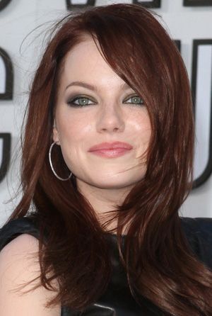 Color For Fair Skin, Pale Skin Hair Color, Hair Colour For Green Eyes, Dark Red Hair Color, Hair Color For Fair Skin, Hair Pale Skin, Chestnut Hair, Hair Fair, Chestnut Hair Color