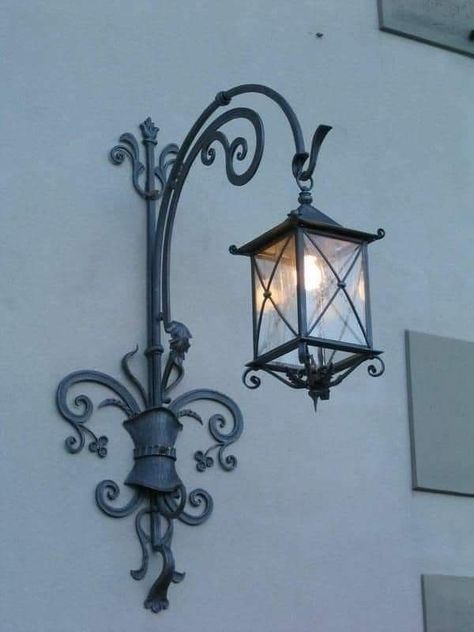 Wrought Iron Furniture, Wrought Iron Decor, Blacksmith Projects, Iron Wall Decor, Iron Lamp, House Front Design, Grill Design, Iron Furniture, Street Lamp