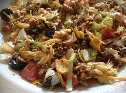 Frito Taco Salad Taco Salad Recipe With Catalina Dressing, Southwestern Salad Recipes, Frito Salad, Frito Taco Salad, Dorito Taco Salad, Frito Recipe, Dorito Taco Salad Recipe, Taco Salad Recipe Healthy, Dorito Taco