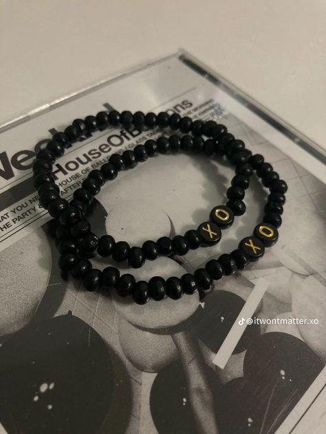 The Weeknd Concert Outfit, Music Bracelet, Diy Kandi Bracelets, Cute Friendship Bracelets, Bff Bracelets, Jewerly Beads, Kandi Bracelets, Beads Bracelet Design, Jewelry Accessories Ideas