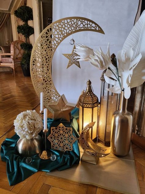 Ramadan Decorations 2023, Ramadhan Vibes Aesthetic, Raya Table Setting, Eid Table Decoration, Ramadan Vibes Decoration, Eid Al Fitr Decorations, Ramadan Corner Decoration, Ramdan Decore Ideas, Ramadhan Decor Ideas