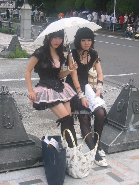 Summer Japanese Street Fashion, Japan Idol Outfit, Summer Harajuku Outfits, Casual J Fashion, J Fashion Street, Harajuku Fashion Outfits, Harajuku 2000s, Japanese Street Fashion Harajuku, Japan Street Fashion