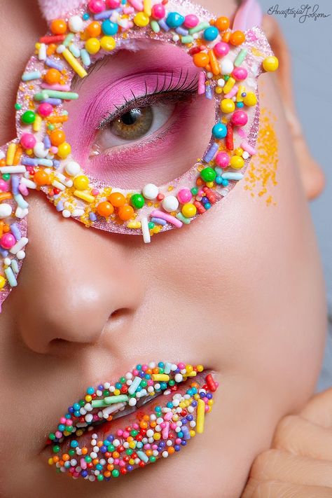 Sprinkle Photoshoot, Candy Girl Makeup, Candy Photoshoot Ideas, Candy Land Aesthetic, Candy Makeup Ideas, Sweets Photoshoot, Candy Editorial, Candy Portrait, Dream Girl Aesthetic