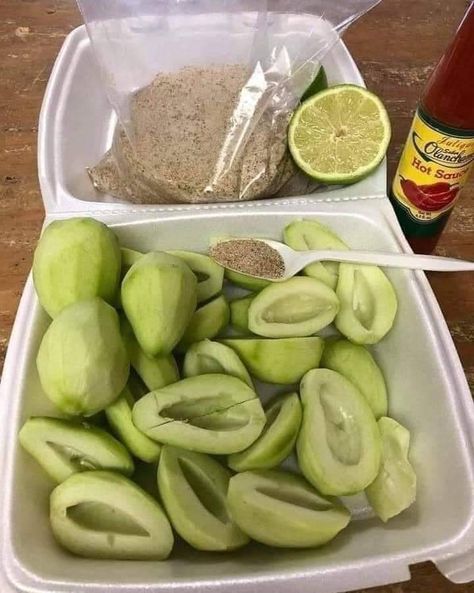 Honduras Food, Mango Verde, Honduran Recipes, Salvadorian Food, I Want Food, Mexican Snacks, Hispanic Food, Just Cooking, Food Culture