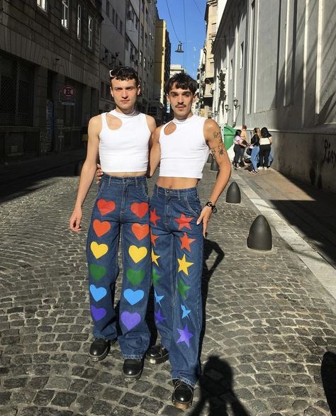 2023 Pride Outfits, Rainbow Male Outfit, Pride Fits Men, Y2k Pride Outfits, Pride Fest Outfit Ideas, Pride Outfit Inspiration, Male Pride Outfit, Pride Outfits Masc, Pride Couple Outfits