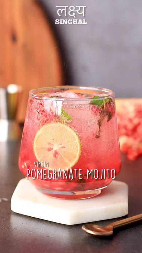 Pink Mojito, Soda Drinks Recipes, Pomegranate Mojito, Soft Drinks Recipes, Iced Drinks Recipes, Drink Recipes Nonalcoholic, Summer Drink Recipes, Mojito Recipe, Refreshing Drinks Recipes