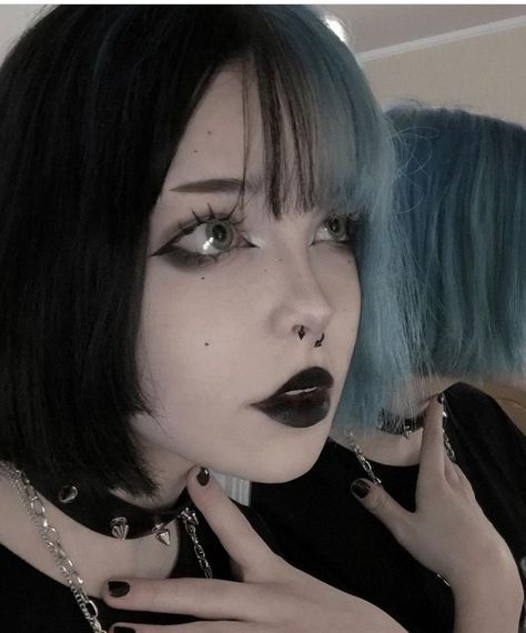 Grunge Gothic Makeup, Alt Makeup Looks Simple, Goth E-girl Makeup, E Girl Makeup, Alt Makeup, Dyed Hair Inspiration, Cool Makeup Looks, Goth Makeup, Makeup Tattoos