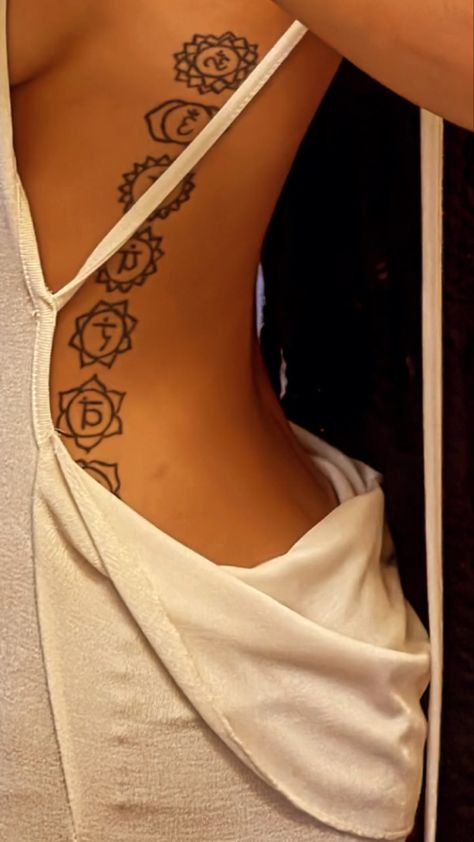 One Side Tattoo Women, Side Of Torso Tattoos Women, Side Of Body Tattoos For Women, Side Torso Tattoos For Women, Side Torso Tattoo, Torso Tattoos For Women, Side Body Tattoos, Side Body Tattoo, Side Tattoos Women