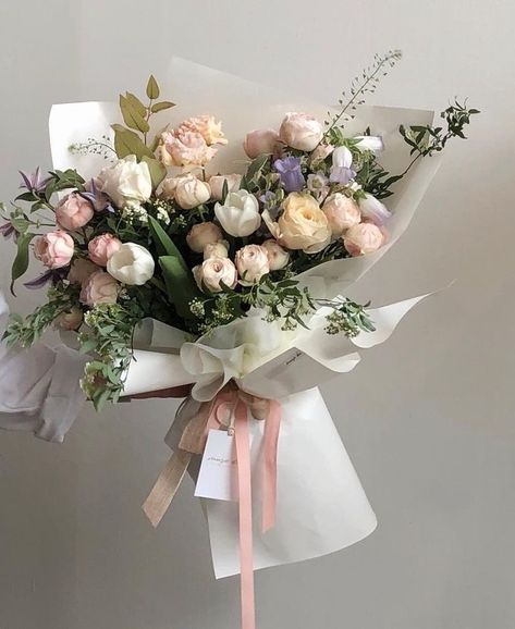 Doe Boy, Ribbon Flowers Bouquet, Flower Boquet, Prettiest Bouquet, Flower Bouquet Diy, Boquette Flowers, Flowers Bouquet Gift, Bouquet Arrangements, Flower Therapy