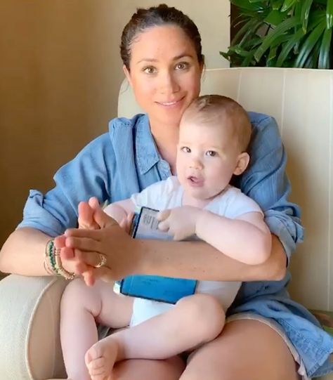 Mother Son Relationship, Meghan Markle News, Archie Harrison, Carole Middleton, Wedding Bun Hairstyles, English Royal Family, Meghan Markle And Prince Harry, Meghan Harry, Meghan And Harry