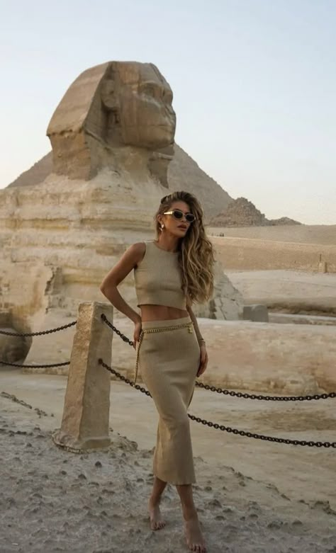 Egypt Outfits Women, Sahara Desert Outfit, Born In The Wrong Era, Hold The Vision, Egypt Outfits, Maja Malnar, Trip Outfits, Egypt Travel, Future Lifestyle