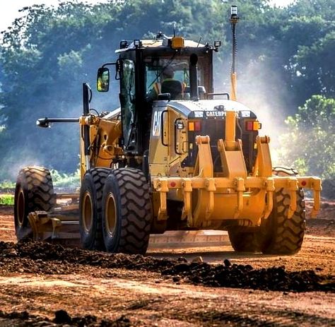 Caterpillar Machines, Heavy Construction Equipment, New Tractor, Construction Machines, Motor Grader, Mining Equipment, Heavy Machinery, Coal Mining, Construction Vehicles