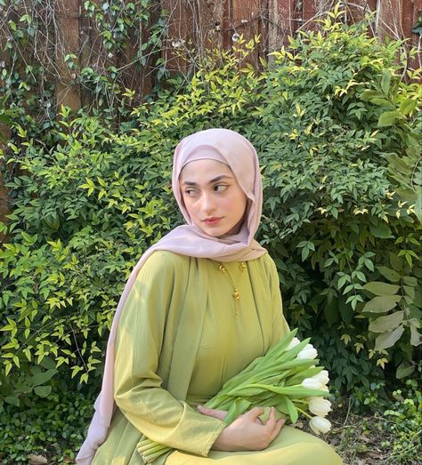 hijabi green Green Outfit Hijab, Green Hijab Outfit, Green Hijab, Pink Hijab, Inspired Clothes, Outfits Modest, Outfit Hijab, Green Outfit, Green Life