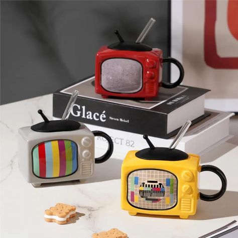 Ideas Ceramica, Retro Mugs, Retro Television, Mug Product, 3d Tv, Tv Head, Shampoo Hair, Things To Do When Bored, Pottery Crafts