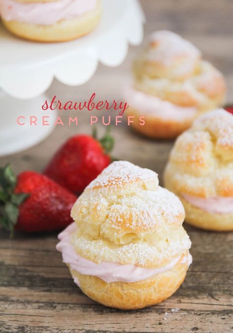 Strawberry Cream Puffs, Cream Puffs Easy, Profiterole, Cream Puff Recipe, Strawberry Whipped Cream, French Cream, Puff Recipe, Easy Cream, Choux Pastry