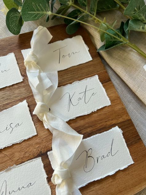 Dinner Plate Name Tags, Head Table Name Cards, Table Name Place Cards, Garden Wedding Name Place Cards, Wedding Name Cards Display, Simple Wedding Name Cards, Wedding Seat Place Cards, Diy Name Tags Wedding, Name Tag Wedding Table