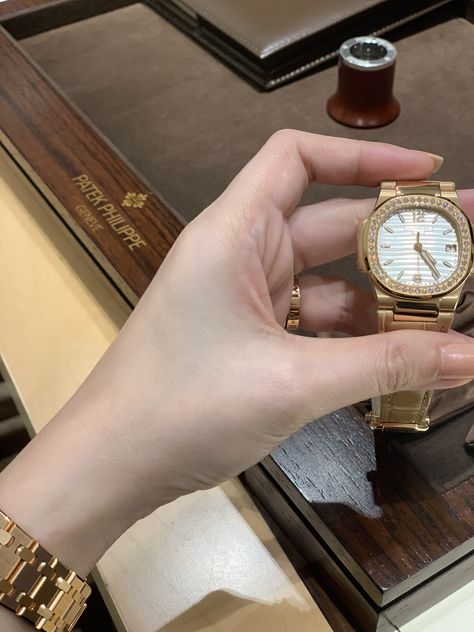 Patek Philippe Nautilus Patek Nautilus Woman, Womens Patek Philippe, Nautilus Patek Philippe, Philip Patek Women, Patek Philippe Aesthetic, Patek Philippe Watches Women, Patek Philippe Women, Patek Nautilus, Philippe Patek