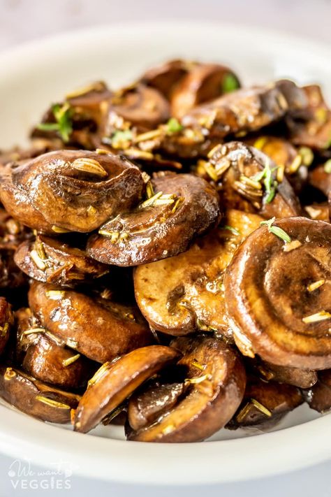 Mushroom For Breakfast, Mushrooms For Breakfast, English Breakfast Mushrooms, Breakfast With Mushrooms, Breakfast Mushroom Recipes, Mushroom Recipes Breakfast, Mushroom Breakfast Recipes, Mushroom Brunch, Breakfast Mushrooms