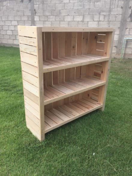 Wooden Pallet Projects, Recycled Pallets, Pallet Shelves, Pallet Bookcase, Pallet Bookshelf, Bookshelf Plans, Wooden Pallet Furniture, Pallet Designs, Pallet Decor