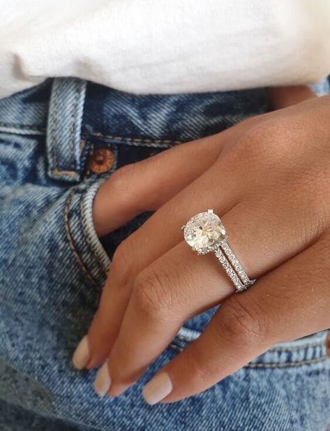 Nails Engagement Ring, Nails Engagement, خواتم خطوبة, Future Engagement Rings, Beautiful Diamond Rings, Gold Diamond Engagement Rings, Round Engagement Rings, Princess Cut Engagement Rings, Engagement Ring White Gold