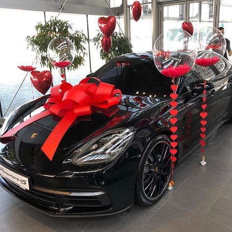 BILLIONBALLERS no Instagram: “GIFT GOALS 😍💫🚘 ( tag someone ) #billionballers #porsche” Buying First Car, Black Porsche, Beach Instagram Pictures, Bestie Outfits, Dream Cars Mercedes, Instagram Gift, Classy Cars, Fancy Cars, Car Gifts