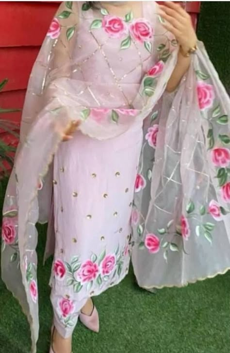 Hand Painted Salwar Suits, Hand Painted Suits Punjabi, Hand Painted Suits Latest, Paint Suit Design For Women, Hand Painted Suits, Suit Painting, Painted Suits, Fabric Colour Painting, Fabric Paint Shirt