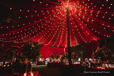 Lighting Decoration For Wedding, Open Wedding Stage Decoration, Shamiana Decoration, Wedding Red Theme Decor, Red Wedding Decorations Indian, Open Wedding Decoration, Red Stage Decoration, Shaadi Wala Ghar Decoration, Wedding Pandal Decoration