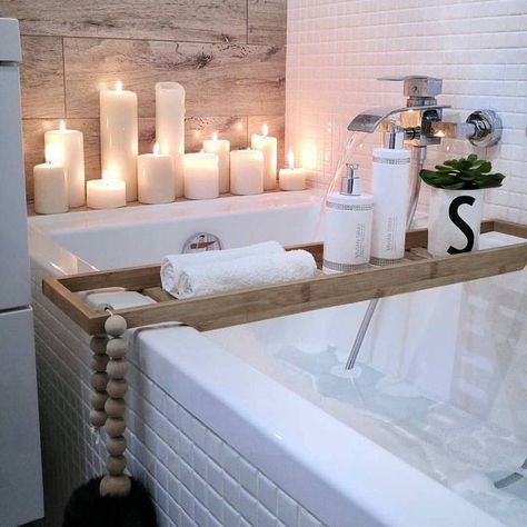 Minimal yet cozy bathroom.  Love the candles.  25 Ways to Fill Your Life with Hygge – Midlife Rambler. Minimalism decor.  Hygge at its best! Makeover Kamar Mandi, Cozy Bathroom, Bathtub Decor, Bad Inspiration, Spa Decor, Hygge Home, Bathroom Spa, Tiny Bathroom, Cool Ideas