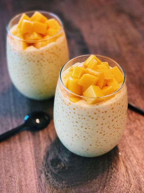 Mango Sago Dessert Recipe, Posh Desserts, Mango Tapioca Recipe, Mango Sago Recipe, Sago Recipes, Mango Desserts, Mango Sago, Chinese Desserts, Malaysian Dessert